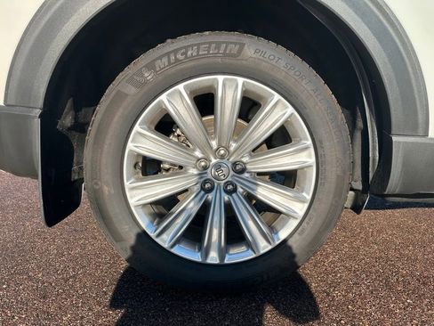 Used 2021 Ford Explorer King Ranch w/ Premium Technology Package image 40