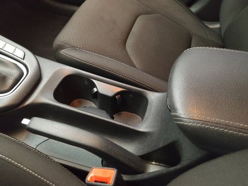 Used 2018 Hyundai Elantra GT FWD image 26