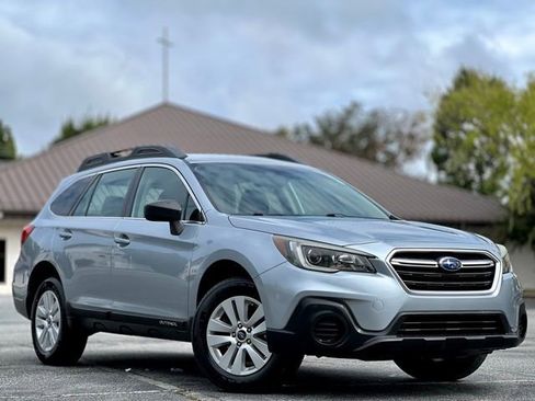 Used 2018 Subaru Outback 2.5i image 3