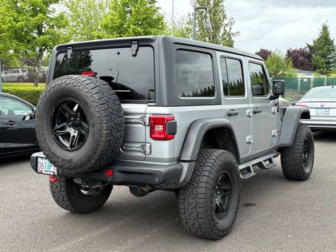 Used 2018 Jeep Wrangler Unlimited Rubicon AWD/4WD image 8
