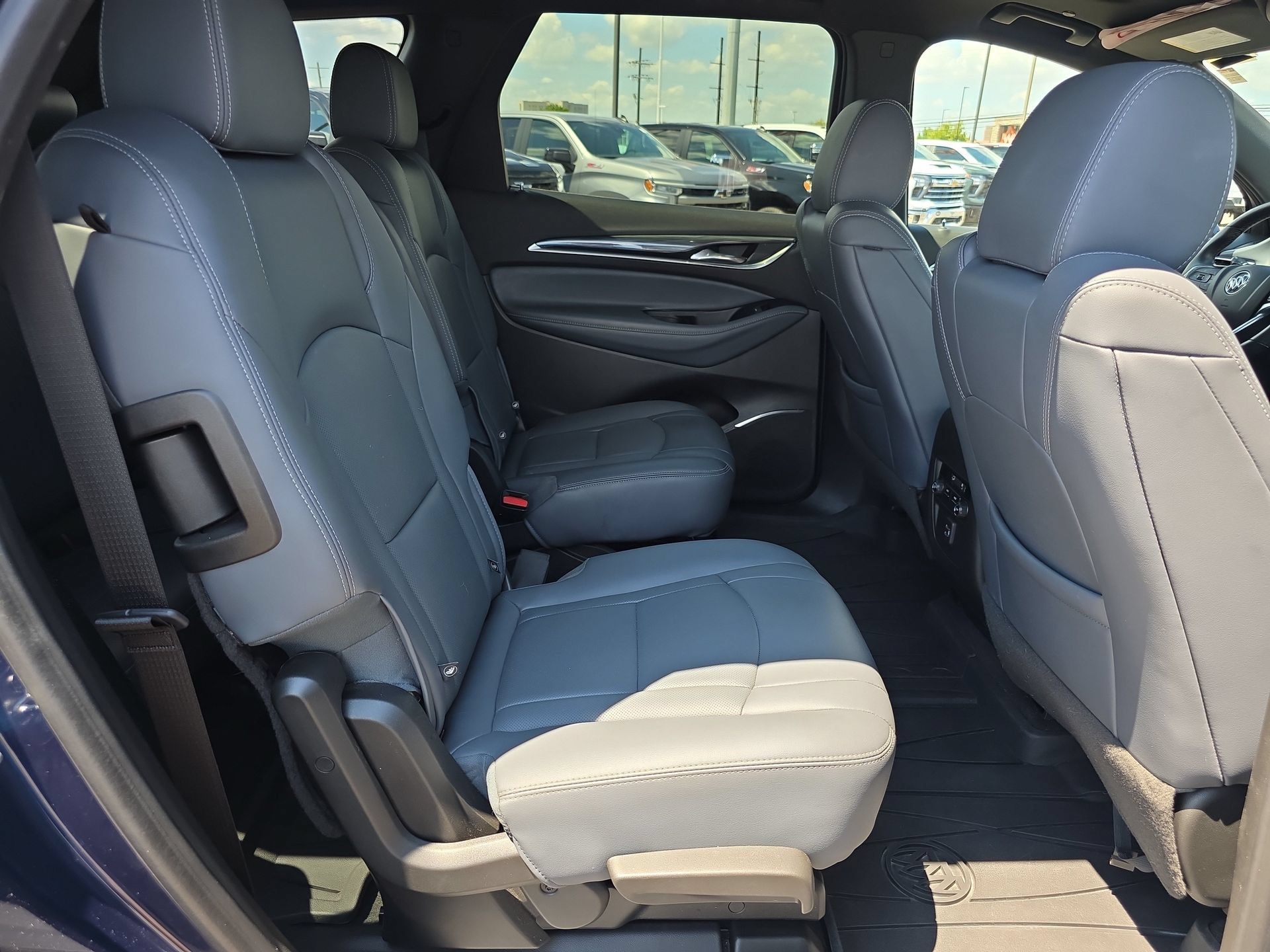 Used 2023 Buick Enclave Essence w/ Experience Buick Package FWD image 15