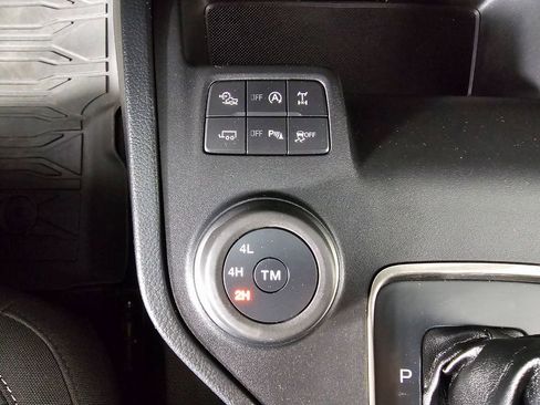 Used 2020 Ford Ranger XLT w/ Equipment Group 302A Luxury AWD/4WD image 23