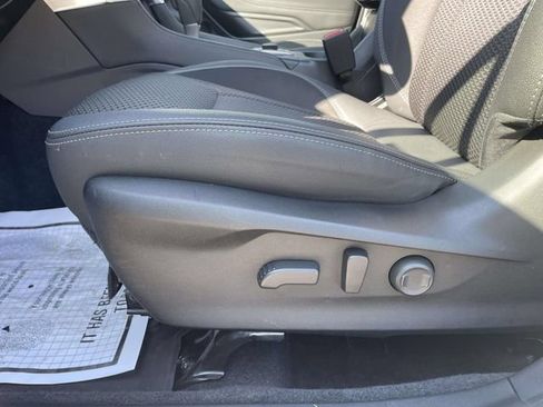 Used 2024 Subaru Forester Premium AWD/4WD image 21