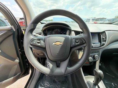 Used 2020 Chevrolet Trax LS w/ Tint and Cruise Package AWD/4WD image 19