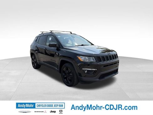 Used 2018 Jeep Compass Latitude w/ Popular Equipment Group AWD/4WD image 1