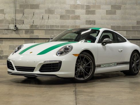 Used 2019 Porsche 911 Carrera T RWD image 3