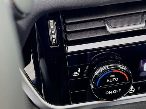 New 2025 Nissan Rogue Platinum w/ Platinum Premium Package image 18