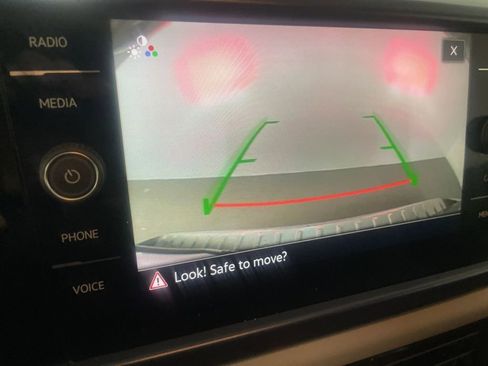 Used 2022 Volkswagen Taos SE image 29