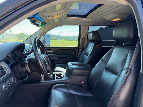 Used 2013 Chevrolet Silverado 2500 LTZ w/ Z71 Appearance Package AWD/4WD image 23