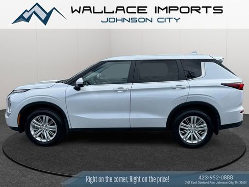 Used 2024 Mitsubishi Outlander ES AWD/4WD image 1