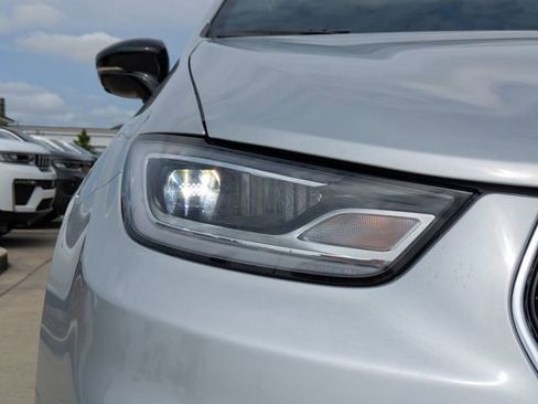 New 2026 Chrysler Pacifica Select FWD image 10