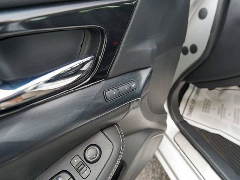 Used 2019 Nissan Maxima Platinum w/ Sport Mat Group FWD image 17