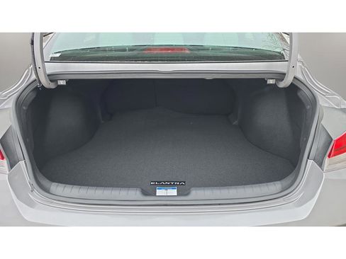 New 2026 Hyundai Elantra Limited FWD image 29