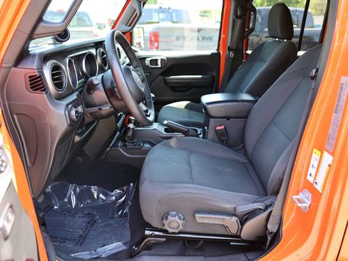 Used 2018 Jeep Wrangler Unlimited Sport S AWD/4WD image 18