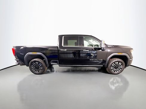 Used 2024 GMC Sierra 3500 Denali Ultimate AWD/4WD image 11