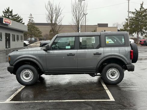 New 2025 Ford Bronco 4-Door image 2
