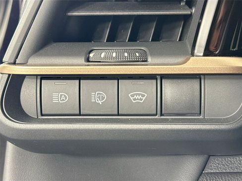 Certified 2025 Toyota Crown Signia w/ Advanced Technology Package image 9