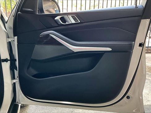 Used 2024 BMW X5 sDrive40i w/ Premium Package image 22