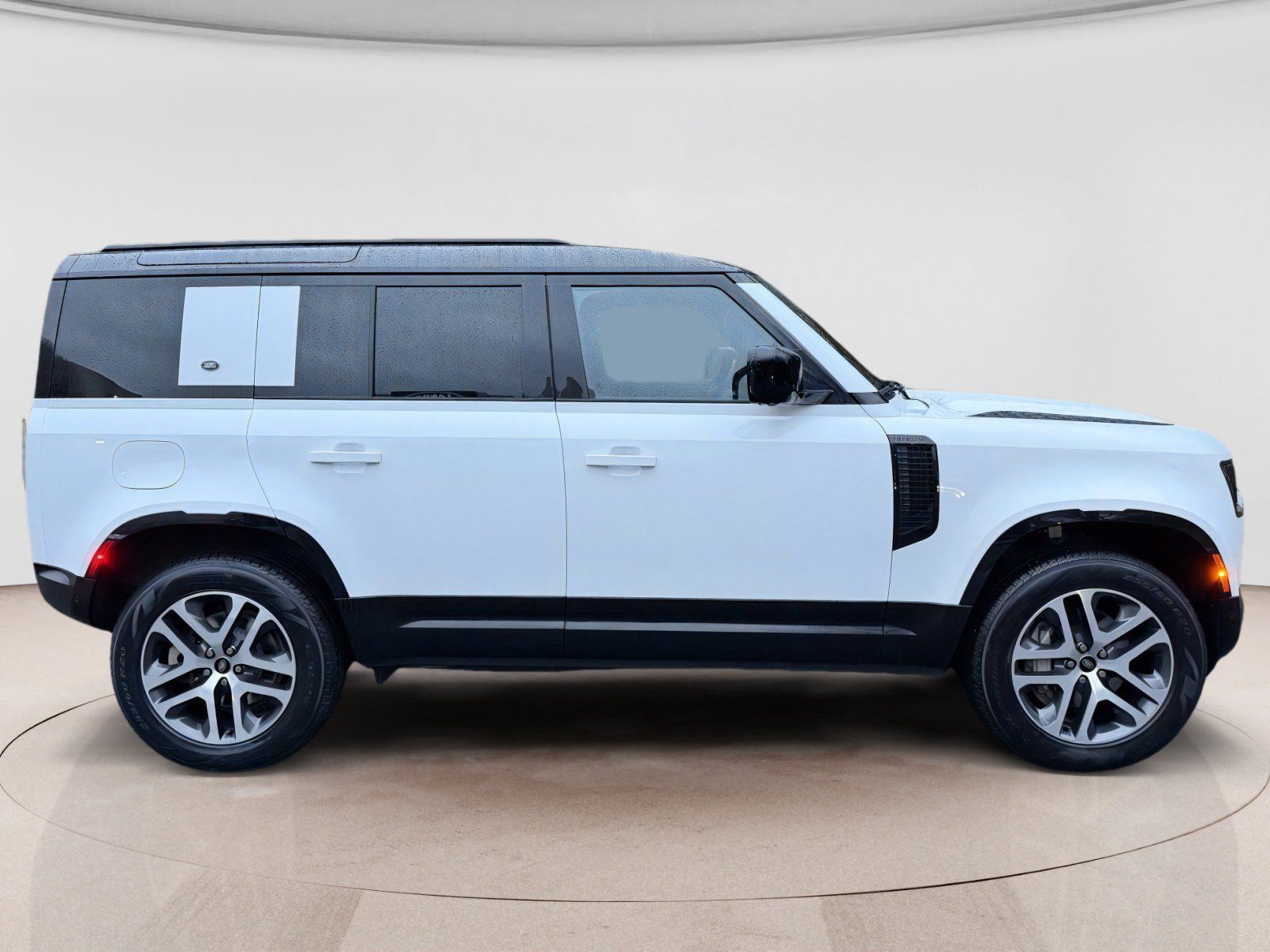 Used 2023 Land Rover Defender 110 X-Dynamic SE AWD/4WD image 7