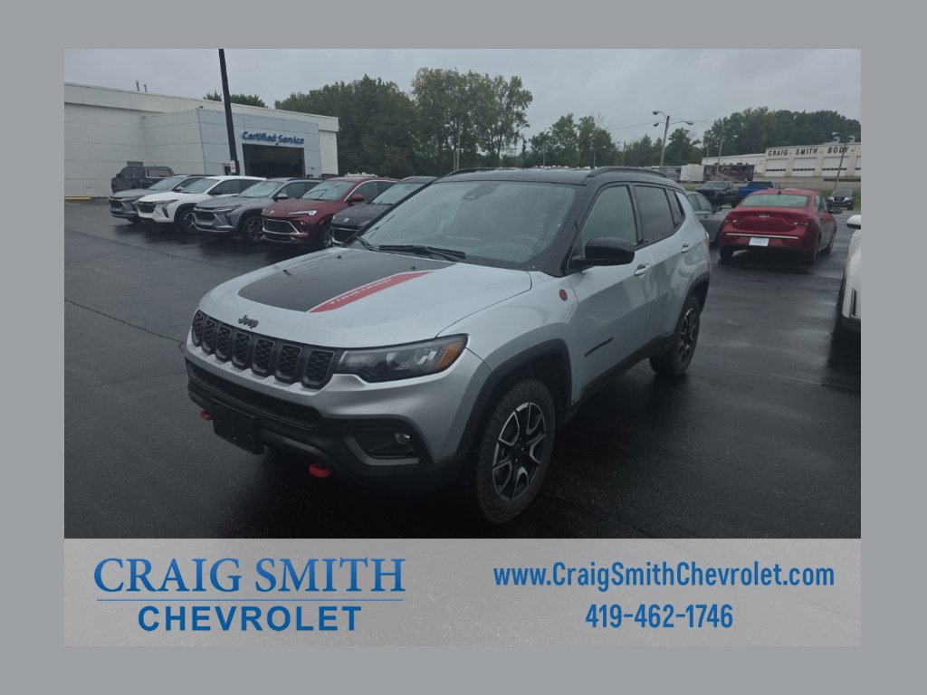 Used 2025 Jeep Compass Trailhawk AWD/4WD image 1
