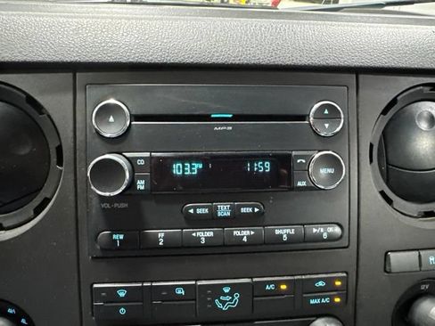 Used 2016 Ford F250 XL w/ Power Equipment Group AWD/4WD image 16