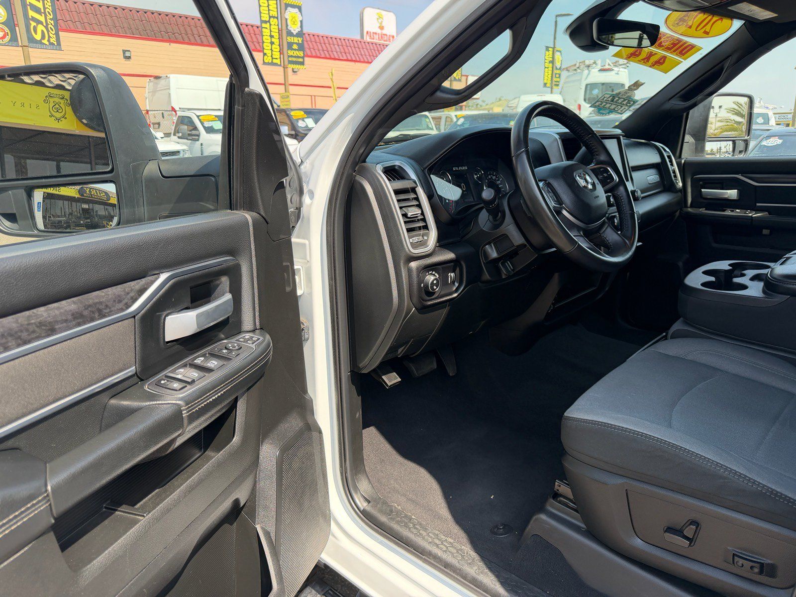 Used 2024 RAM 3500 Big Horn AWD/4WD image 23