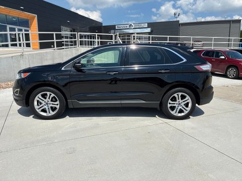 Used 2018 Ford Edge Titanium AWD/4WD image 2