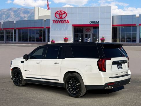 Used 2023 GMC Yukon XL Denali Ultimate image 5