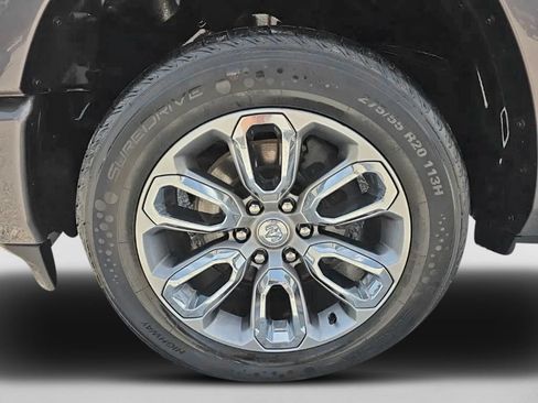 Used 2019 RAM 1500 Laramie AWD/4WD image 10