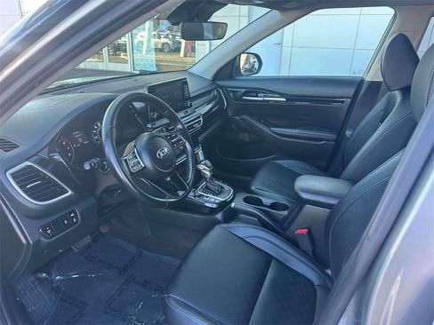Used 2021 Kia Seltos EX image 15