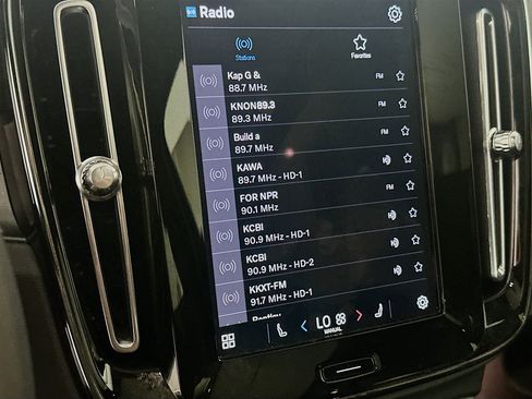 Used 2023 Volvo C40 P8 Recharge Plus image 19