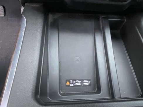 Used 2022 Chevrolet Silverado 1500 High Country w/ Technology Package image 21