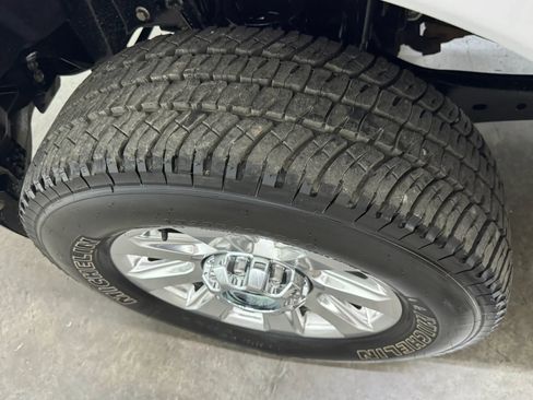 Used 2020 Ford F250 Platinum w/ FX4 Off-Road Package AWD/4WD image 9