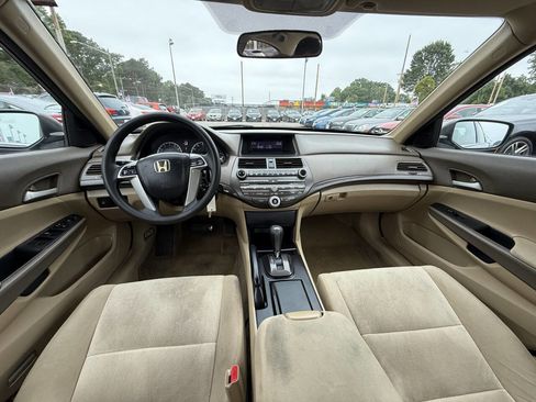 Used 2010 Honda Accord LX image 12
