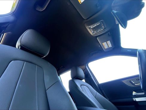 Used 2025 Mercedes-Benz GLB 250 image 13