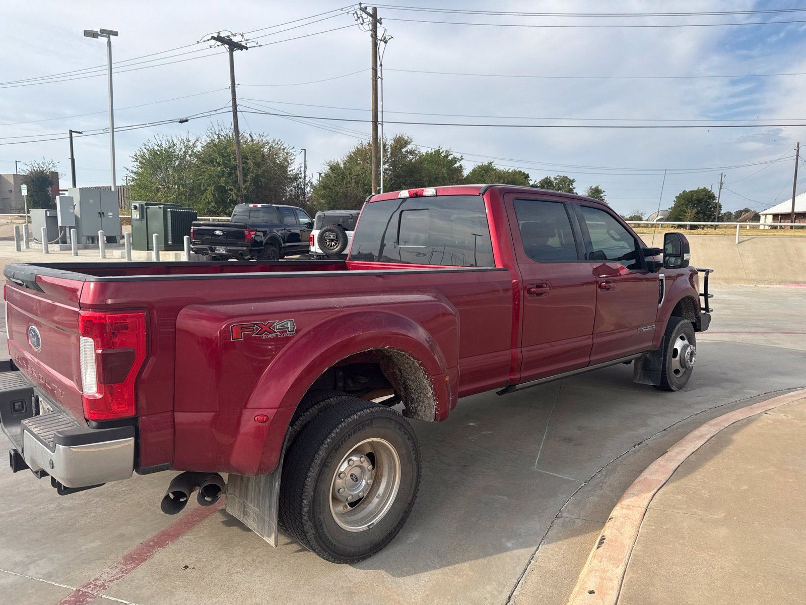 Used 2019 Ford F350 Lariat w/ Lariat Ultimate Package AWD/4WD image 5
