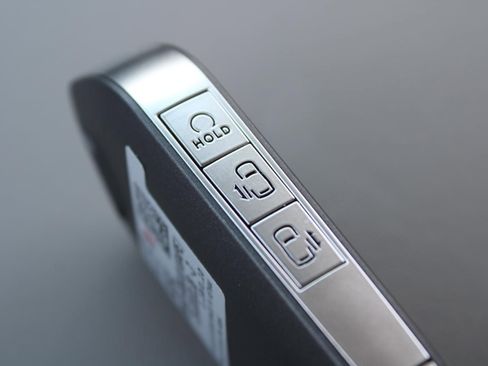 New 2026 Kia Carnival EX image 18