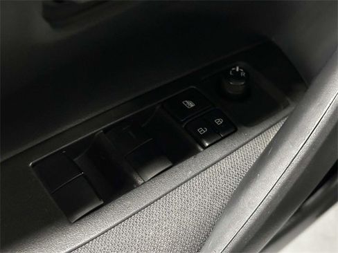 Used 2022 Toyota Corolla LE image 18