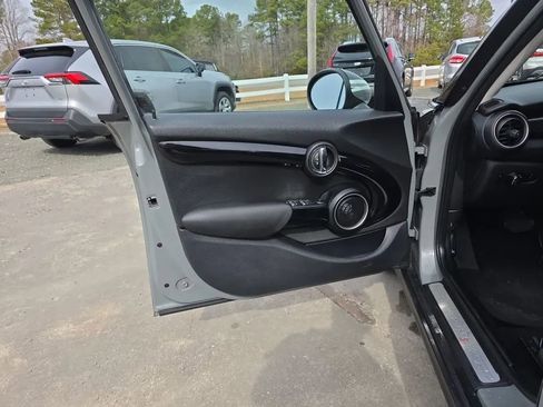 Used 2015 MINI Cooper S image 33