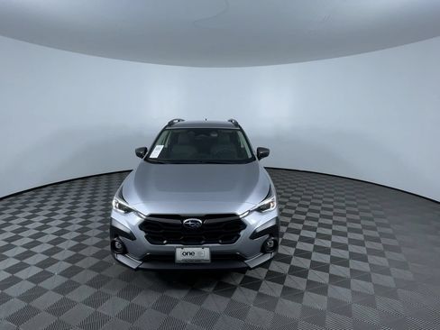 Used 2024 Subaru Crosstrek 2.0i Premium w/ Crosstrek Mirror Package AWD/4WD image 3
