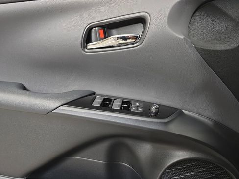 Used 2019 Toyota Prius Prime Advanced w/ Preferred Accessory Package image 29