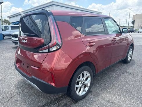 Used 2024 Kia Soul LX w/ Option Group 015 FWD image 5