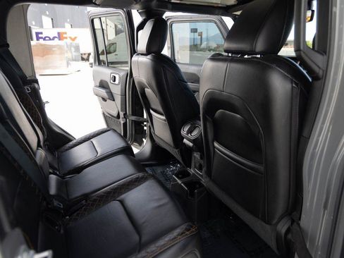 Used 2022 Jeep Gladiator Overland AWD/4WD image 17