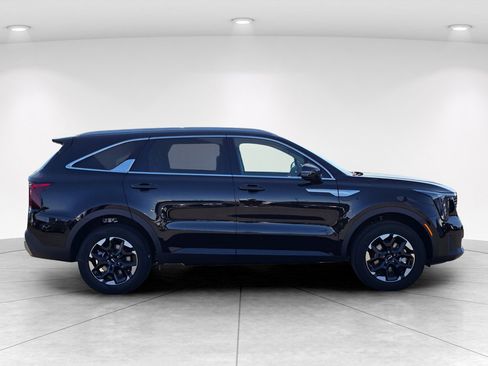 New 2026 Kia Sorento S AWD/4WD image 7