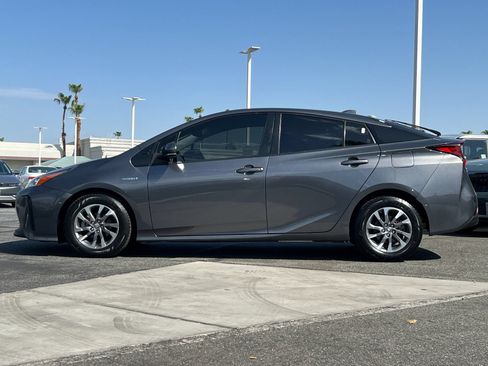 Used 2021 Toyota Prius Limited w/ Premium Convenience Package FWD image 6