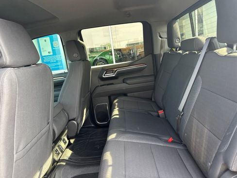 Used 2025 Chevrolet Silverado 1500 LT w/ Convenience Package II AWD/4WD image 16