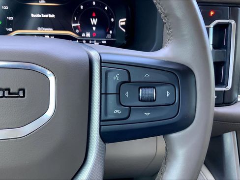 Used 2023 GMC Yukon Denali AWD/4WD image 25