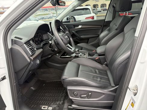 Certified 2023 Audi Q5 e Premium Plus w/ Premium Plus Package AWD/4WD image 5