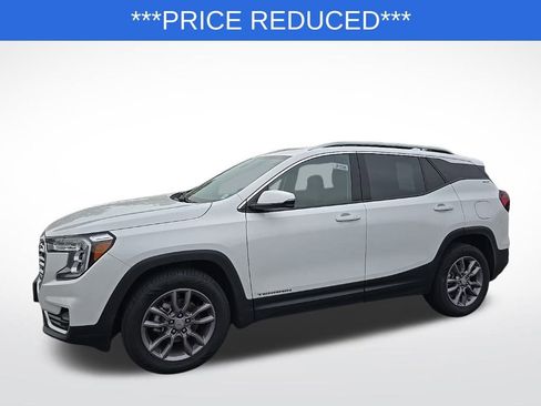 Used 2023 GMC Terrain SLT image 3