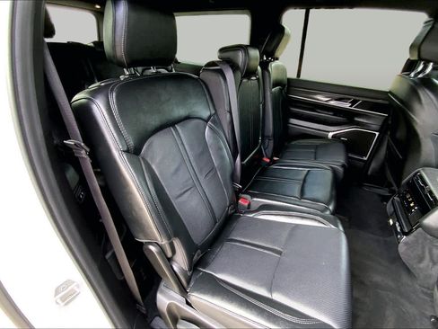 Used 2024 Jeep Wagoneer L Series II w/ Flexible Seating Group RWD image 19